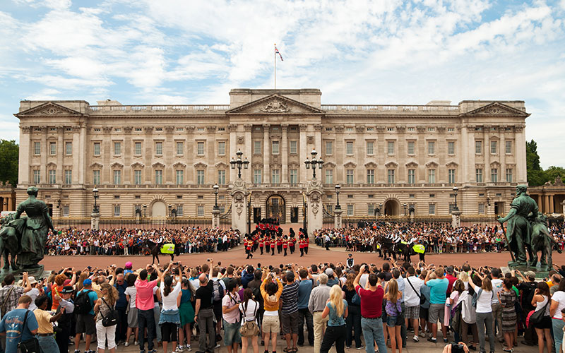 Buckingham Palace tour guide role