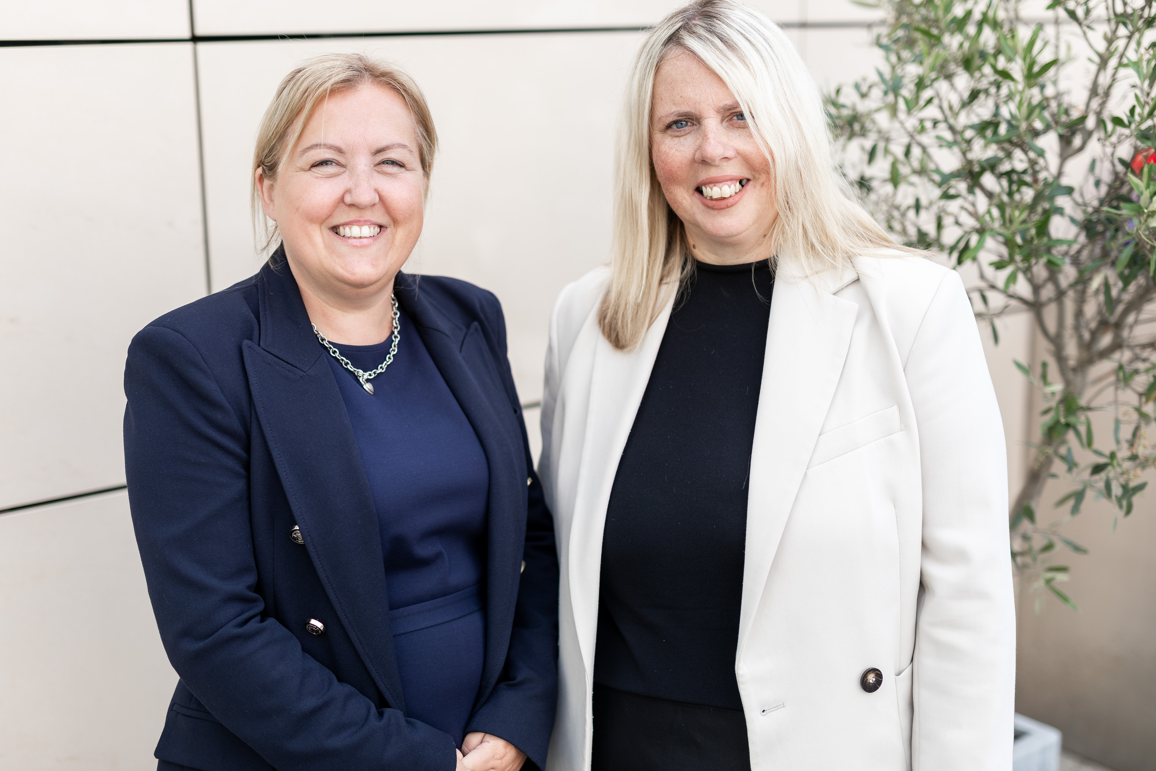 L-r Sara Richards with Kelly Kendall ©Stafforce