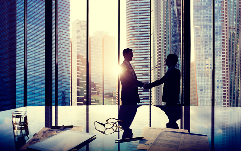 business handshake, joint venture, contract ©Shutterstock