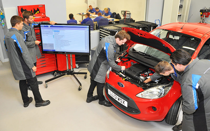 Ford, recruiting technicians UK-wide