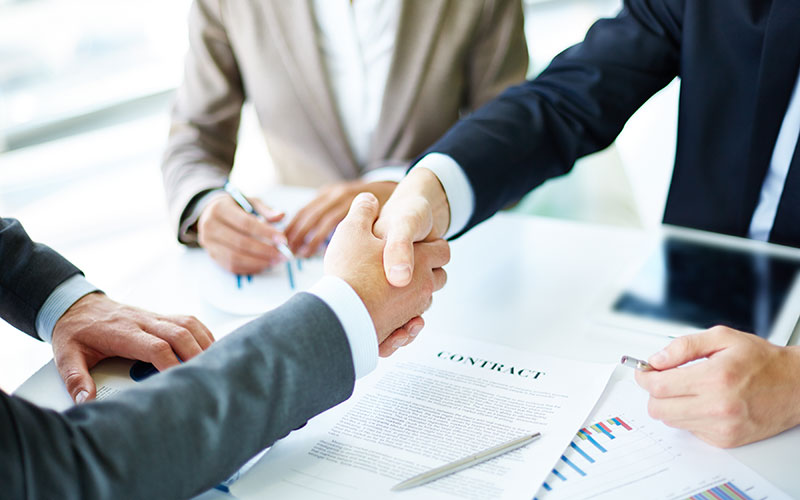 Contracts & Deals ©Shutterstock