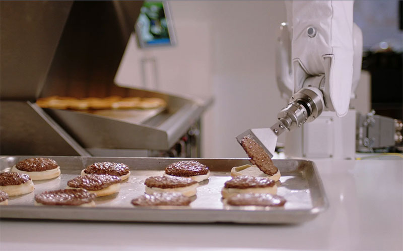 Flippy the burger-flipping robot © Miso Robotics