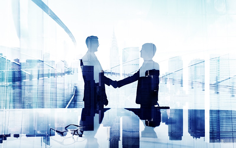 business handshake, joint venture, contract ©Shutterstock