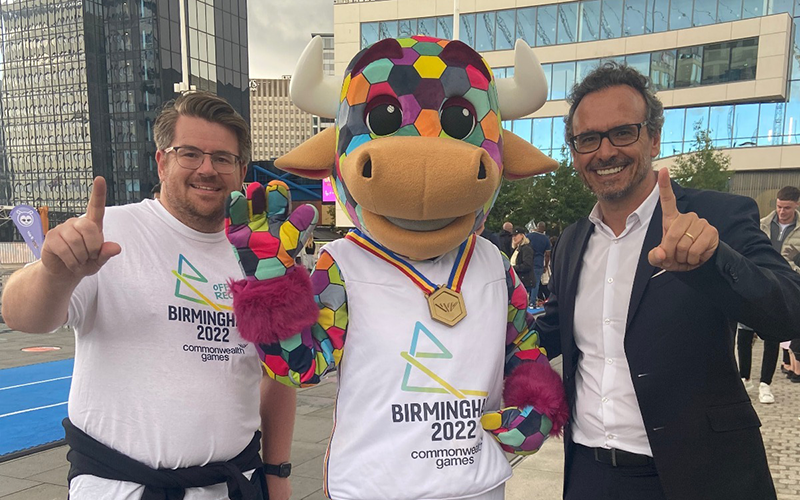 Gi Group's CEO Paulo Canoa (right) with a year to go to Birmingham 2022 ©Gi Group