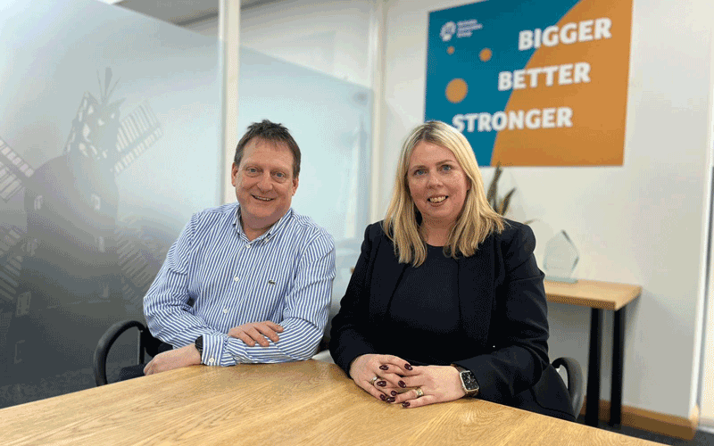 L-r: Paul Smith and Kelly Kendall ©Stafforce