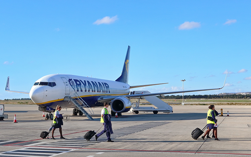 Ryanair cabin crew jobs ©Sarime, Shutterstock