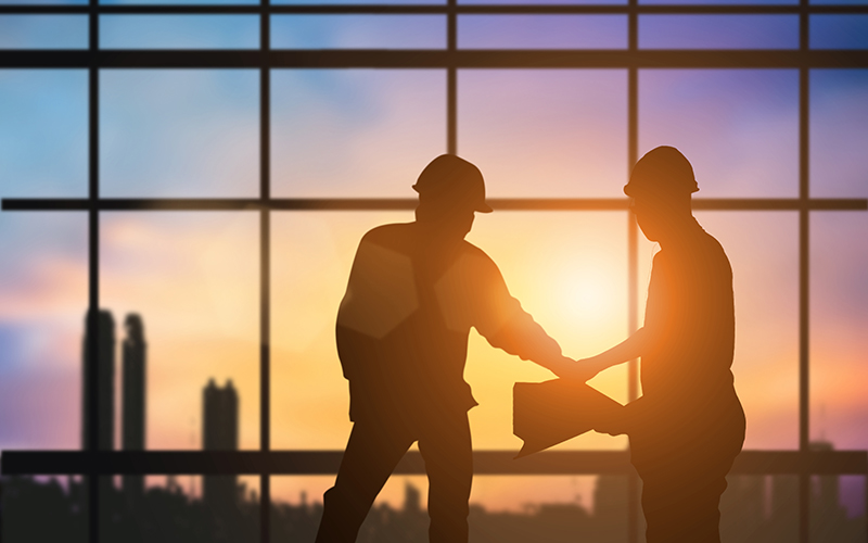 Investment in construction recruiter ©Yuttana Contributor Studio, Shutterstock