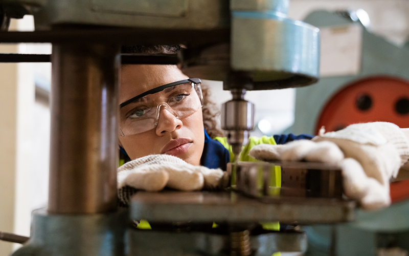 Manufacturing sector on the up ©istock